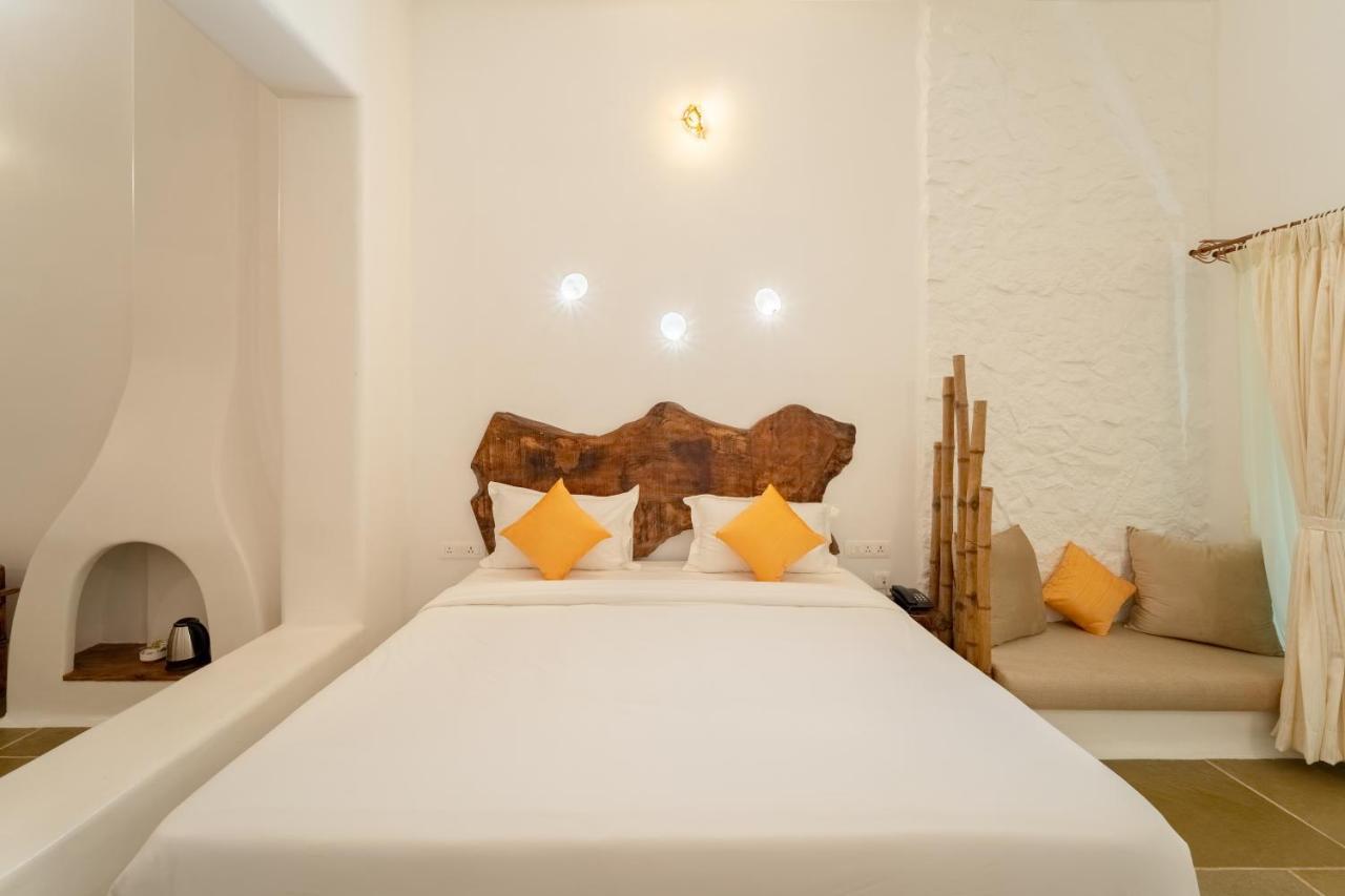 Conch Resort Luxury Private Pool Suites Пондичери Екстериор снимка