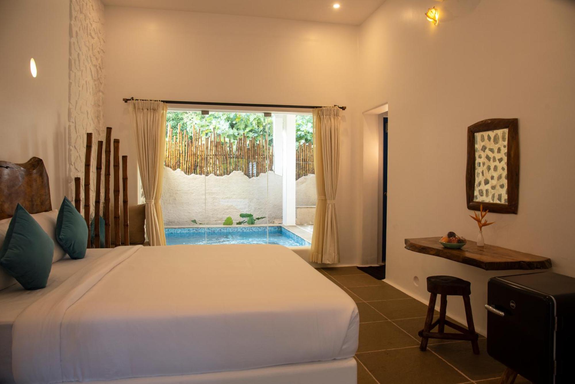 Conch Resort Luxury Private Pool Suites Пондичери Екстериор снимка