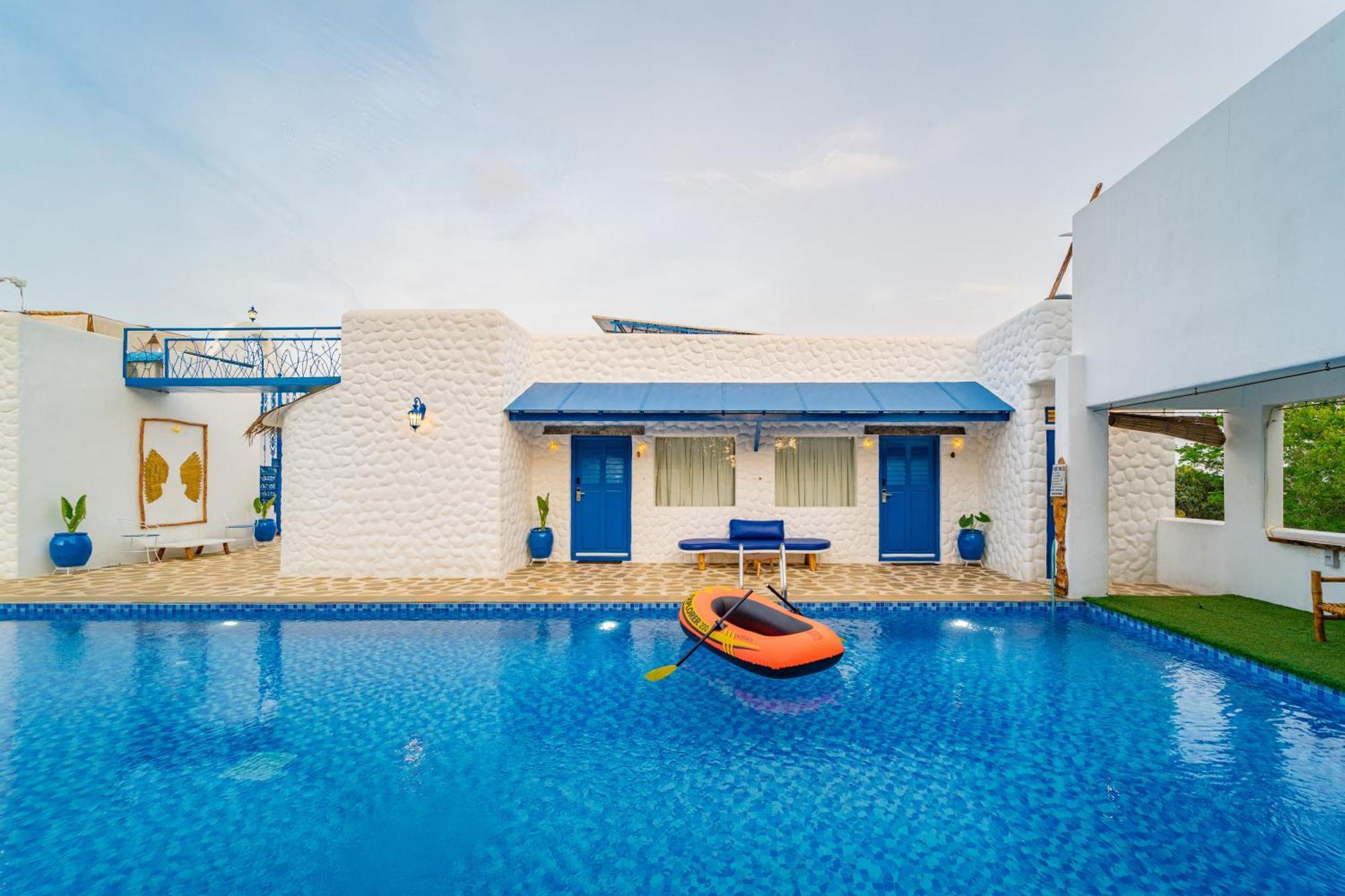 Conch Resort Luxury Private Pool Suites Пондичери Екстериор снимка