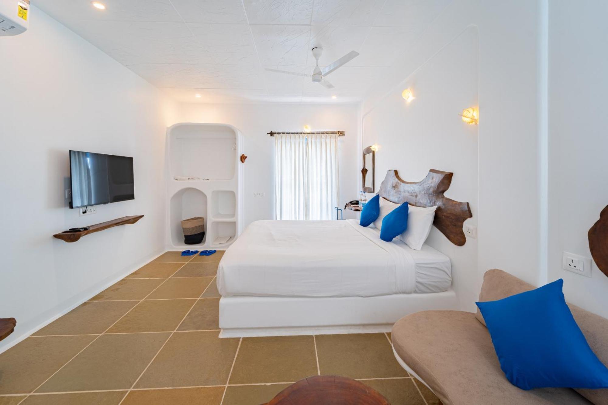 Conch Resort Luxury Private Pool Suites Пондичери Екстериор снимка